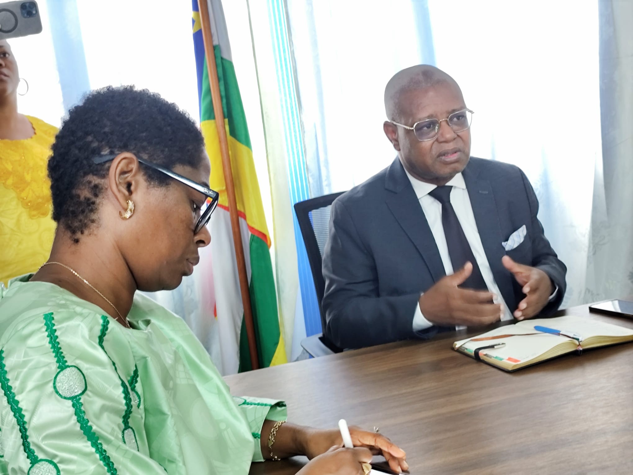 𝗦𝗮𝗻𝘁𝗲́ 𝗽𝘂𝗯𝗹𝗶𝗾𝘂𝗲: 𝗟𝗮 𝗥𝗲́𝗽𝘂𝗯𝗹𝗶𝗾𝘂𝗲 𝗖𝗲𝗻𝘁𝗿𝗮𝗳𝗿𝗶𝗰𝗮𝗶𝗻𝗲 𝗿𝗲𝘀𝘁𝗶𝘁𝘂𝗲 𝘀𝗮 𝗽𝗮𝗿𝘁𝗶𝗰𝗶𝗽𝗮𝘁𝗶𝗼𝗻 𝗮̀ 𝗹𝗮 𝟳𝟴ᵉ 𝗔𝘀𝘀𝗲𝗺𝗯𝗹𝗲́𝗲 𝗺𝗼𝗻𝗱𝗶𝗮𝗹𝗲 𝗱𝗲 𝗹𝗮 𝗦𝗮𝗻𝘁𝗲́